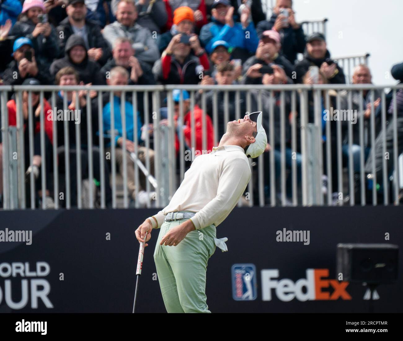 North Berwick, East Lothian, Schottland, Großbritannien. 16. Juli 2023 Rory McIlroy gewinnt Genesis Scottish Open mit einem Vogel, der Robert MacIntyre im Renaissance Club in North Berwick um einen Schuss beim 18. Loch schlägt. Iain Masterton/Alamy Live News Stockfoto