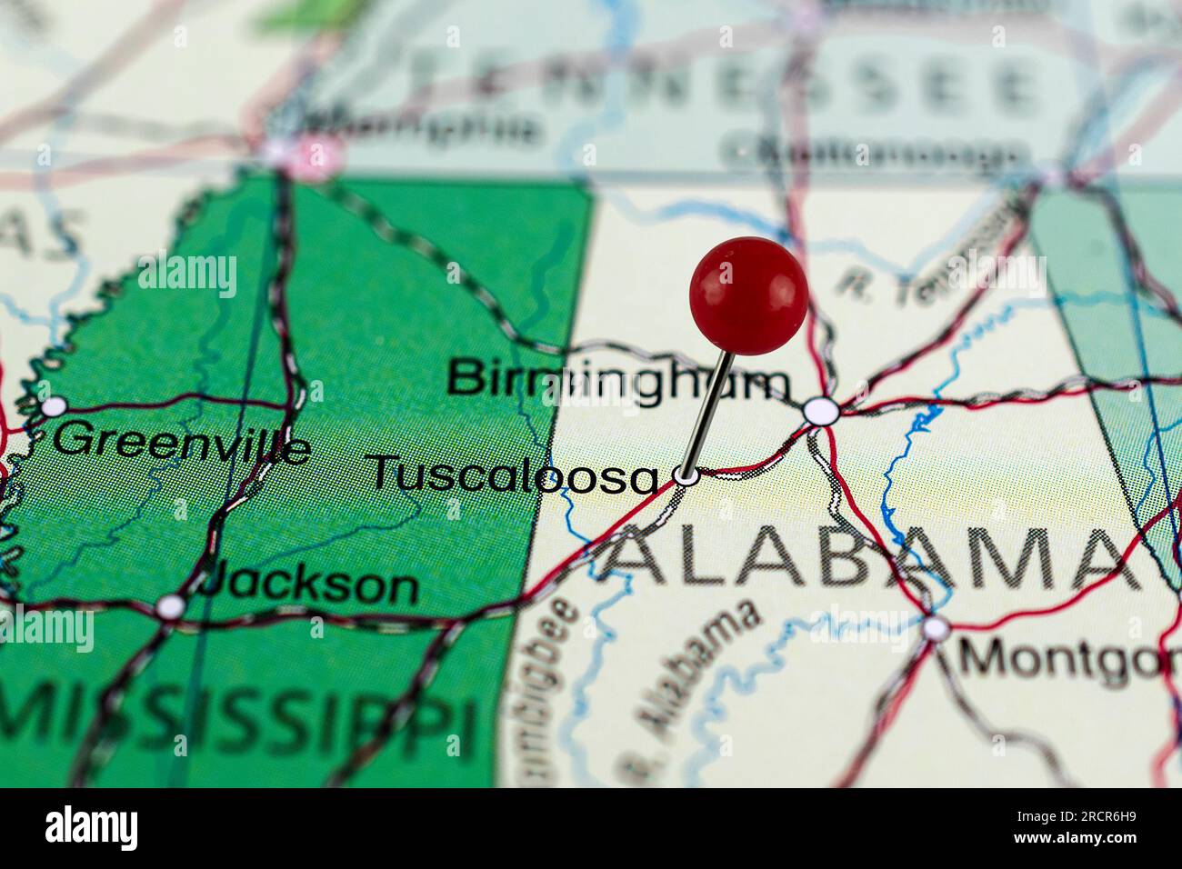 Tuscaloosa-Karte. Tuscaloosa-Landkarte. Nahaufnahme der Karte von Tuscaloosa mit roter Nadel. Karte mit rotem Punkt von Tuscaloosa in den USA. Alabama. Stockfoto