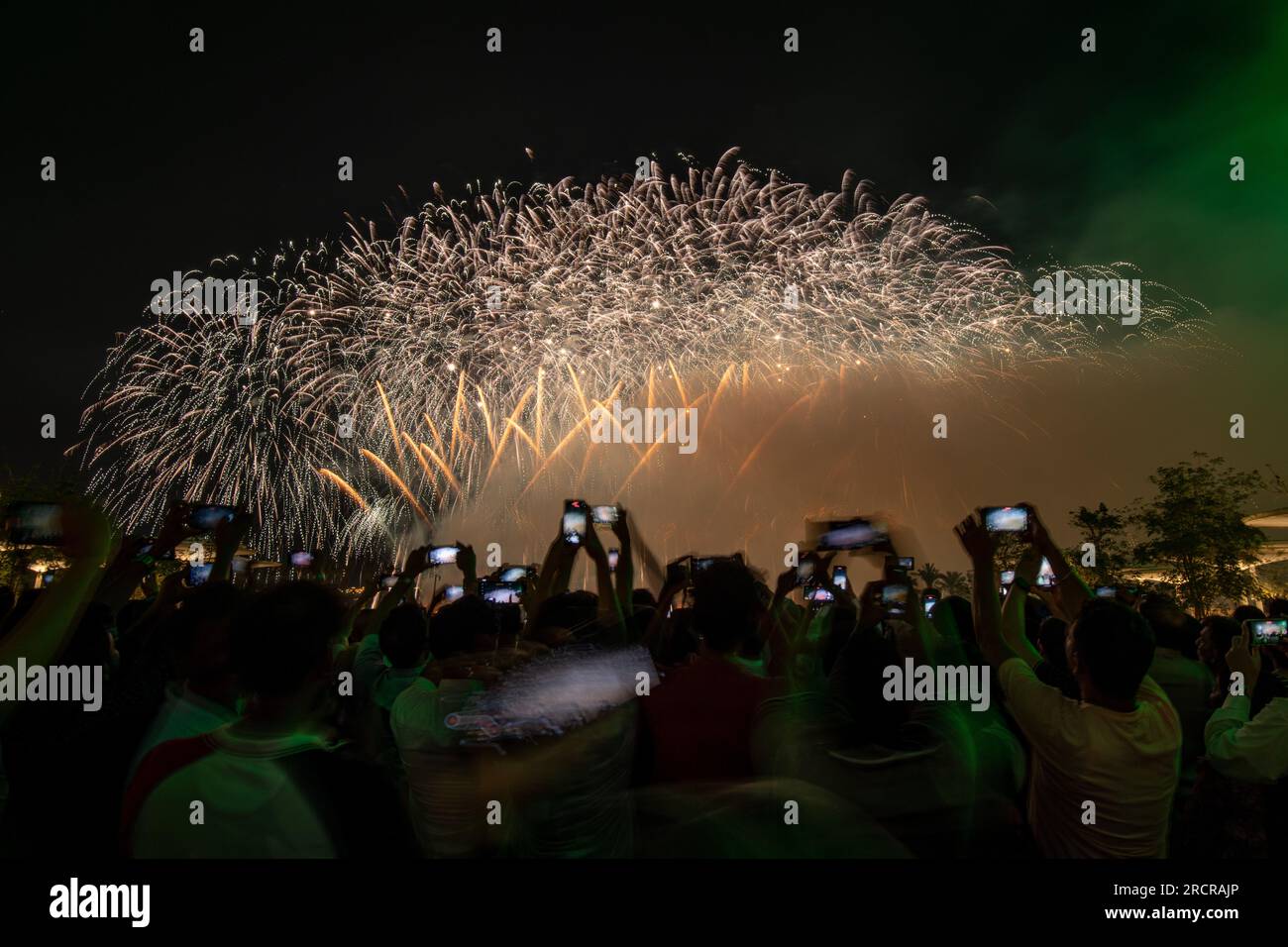 Fiktiver Tag von Katar und FIFA-Weltmeisterschaftsfinale Feuerwerk auf dem Lusail Boulevard Stockfoto