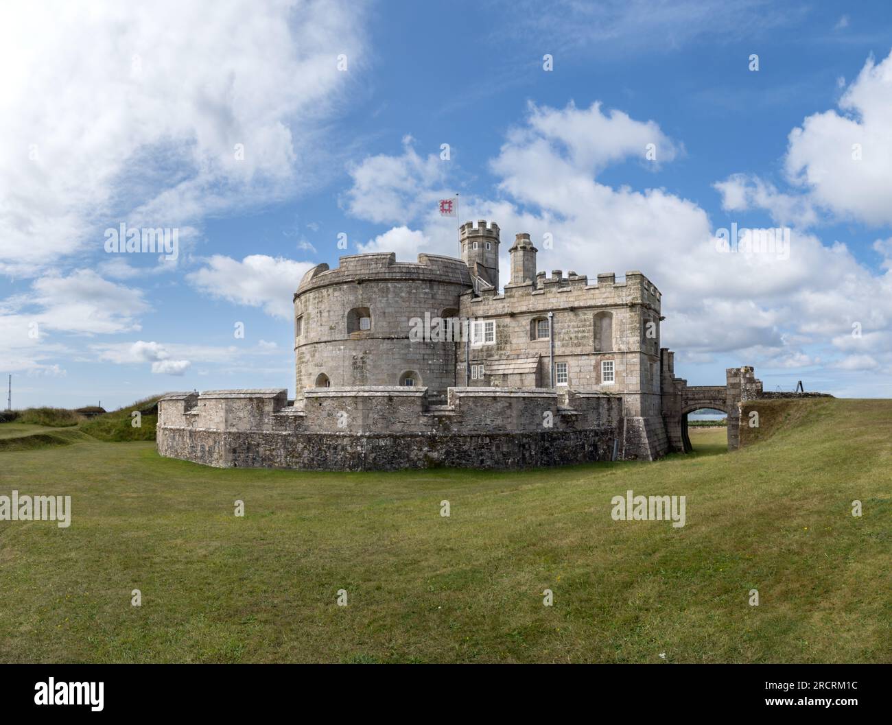 PENDENNIS CASTLE, FALMOUTH, CORNWALL, GROSSBRITANNIEN - 5. JULI 2023. Ein Landschaftsblick auf die Festung und bleiben Sie am Pendennis Castle, Falmouth Stockfoto