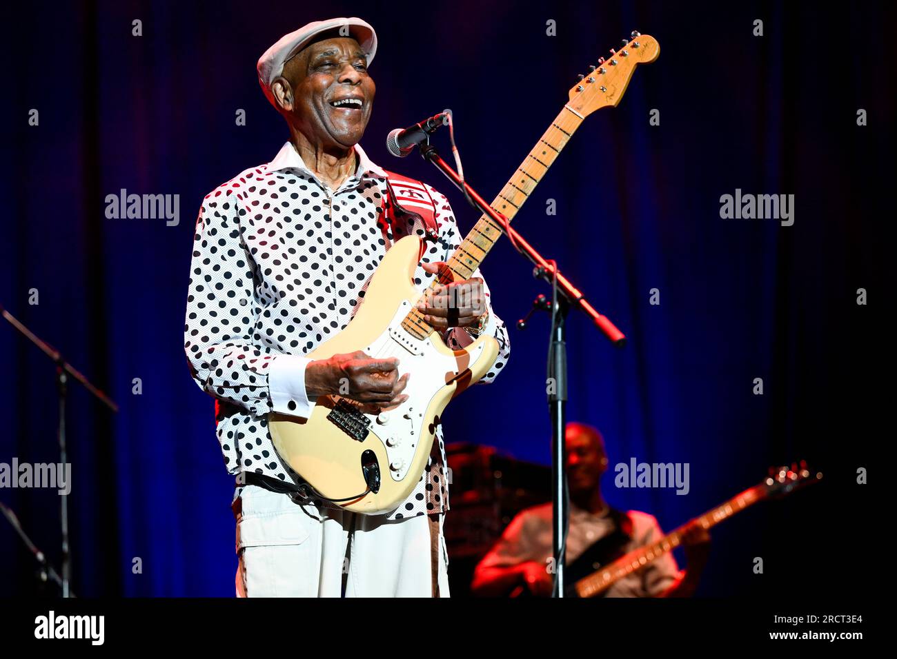 Prag, Tschechische Republik. 16. Juli 2023. Konzert des US-Blues-Gitarrenspielers Buddy Guy auf Abschiedsfahrt verdammt rechts Abschied im Prager Kongresszentrum, Tschechische Republik, 16. Juni 2023. Kredit: Ondrej Deml/CTK Photo/Alamy Live News Stockfoto