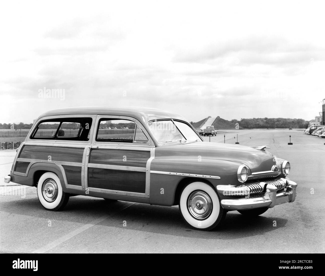 Detroit, Michigan: 1951 A 1951 Mercury Woody Kombi. Stockfoto