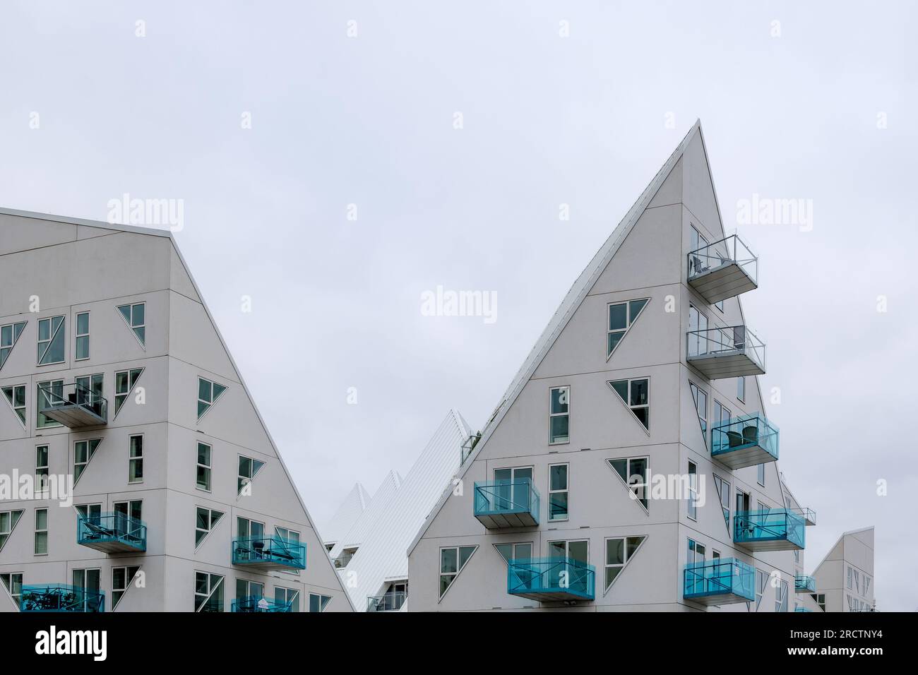 AARHUS, DENAMRK - 06. OKTOBER 2022: Iceberg, Condominium Complex am MARIANE THOMSENS GADE Hafen, Aarhus Ost. Stockfoto