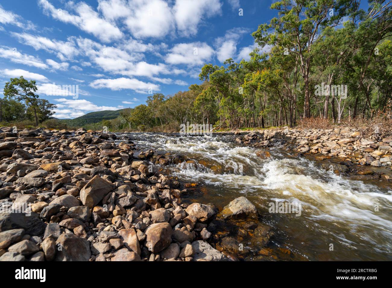 Der Severn River überflutet das felsige Flussbett, Broadwater Campground, Sundown National Park, Queensland Australien Stockfoto