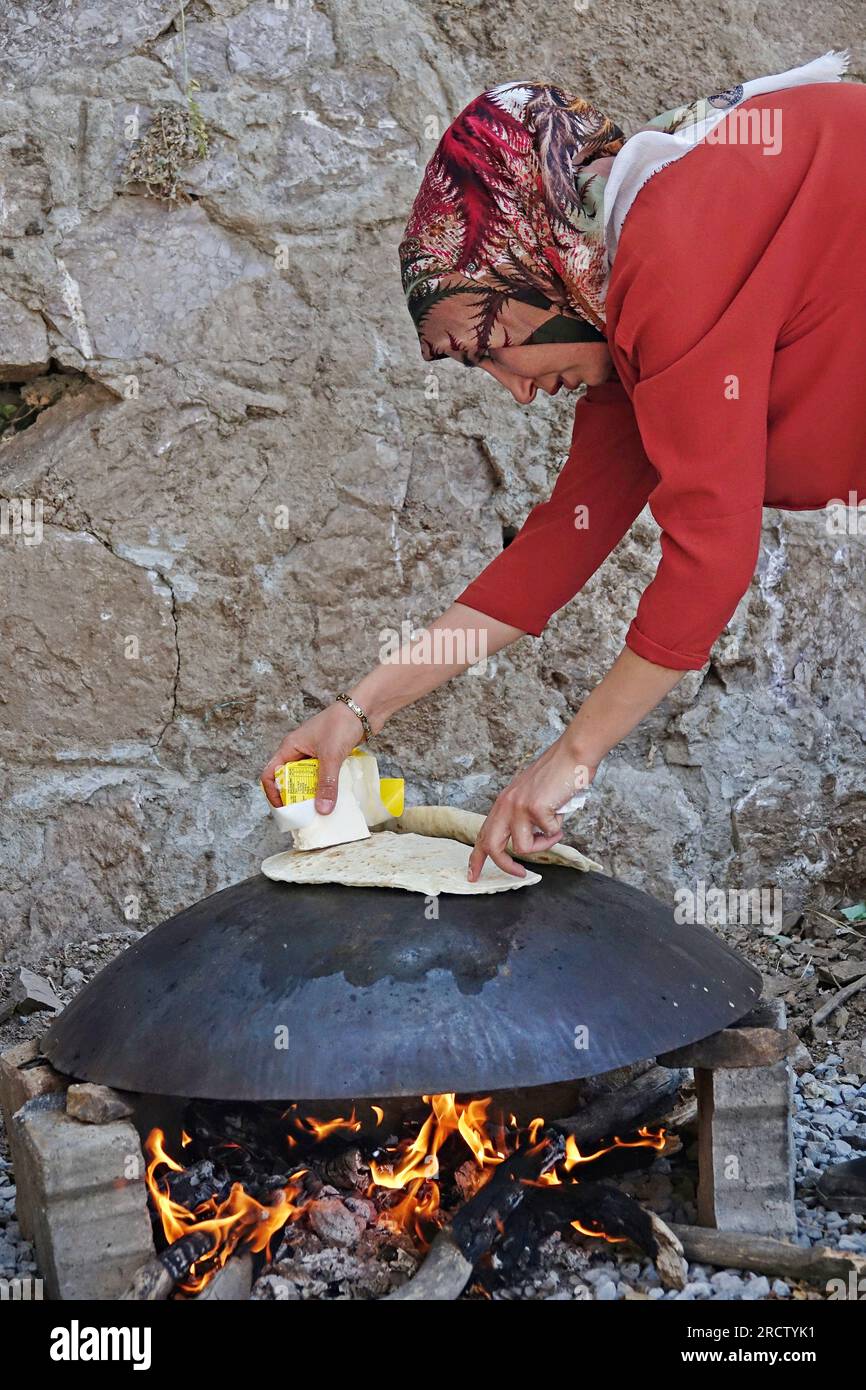Kurdischer stil Fotos und Bildmaterial in hoher Auflösung Alamy