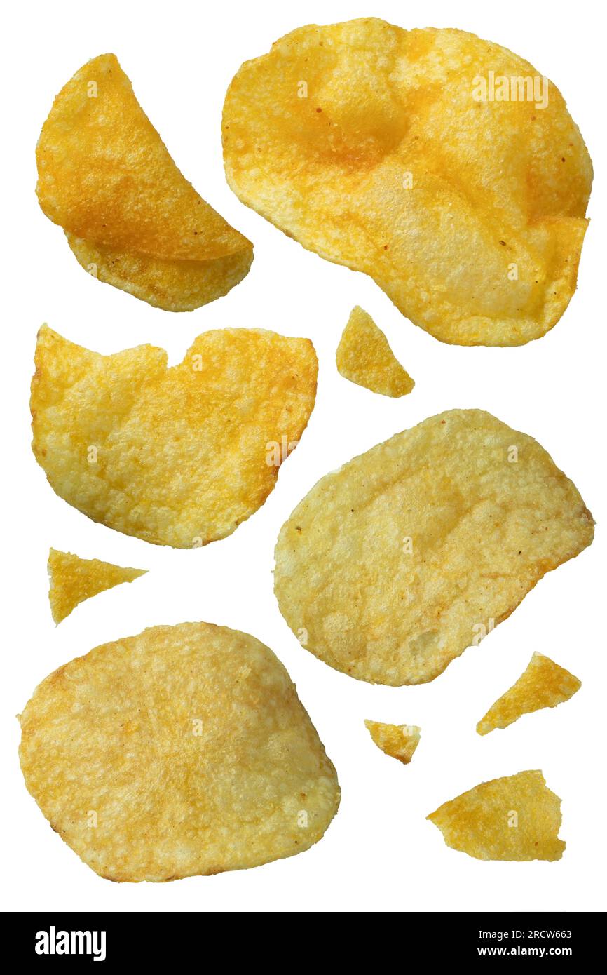 Kartoffelchips mit unterschiedlichen Formen auf weißem Hintergrund mit Schnittpfad Stockfoto