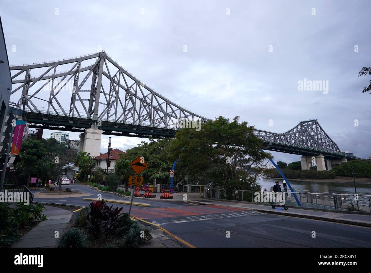 Story Bridge in Brisbane, Australien, vor der FIFA Women's World Cup 2023, die am 20. Juli beginnt und gemeinsam von Australien und Neuseeland ausgerichtet wird. Foto: Montag, 17. Juli 2023. Sieh dir PA Story FUSSBALL-Weltmeisterschaft Frauen an. Das Foto sollte lauten: Zac Goodwin/PA Wire. EINSCHRÄNKUNGEN: Verwendung unterliegt Einschränkungen. Nur redaktionelle Verwendung, keine kommerzielle Verwendung ohne vorherige Zustimmung des Rechteinhabers. Stockfoto