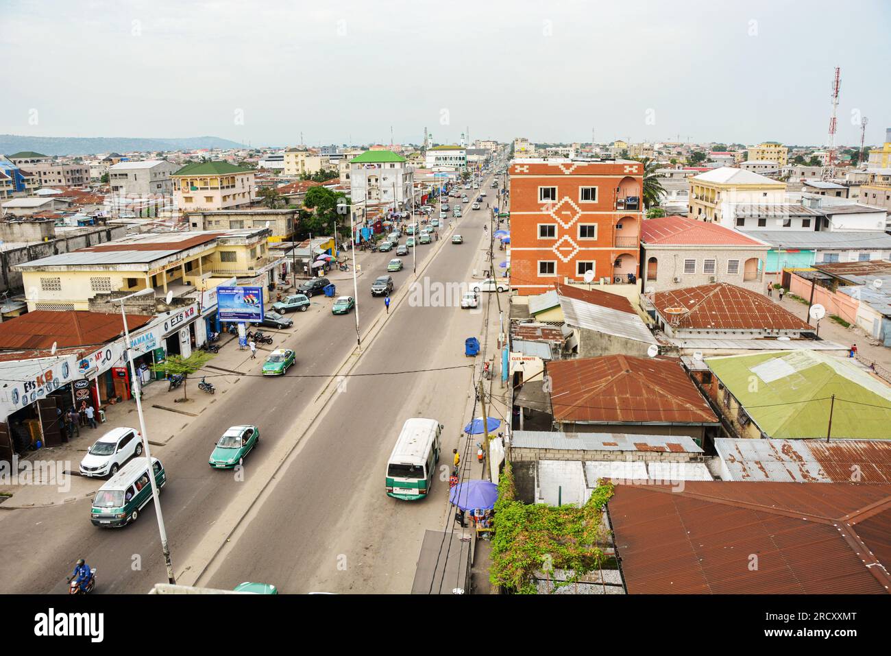 Blick auf eine Straße im Moungali-Viertel in Brazzaville, 24. März 2017 Stockfoto