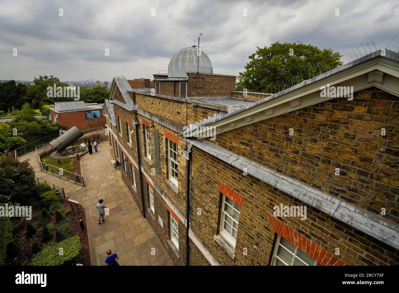 Das Royal Observatory Greenwich, Londons Planetarium. Stehen Sie auf der Prime Meridian Line und genießen Sie das Flamsteed House, den Octagon Room, den roten Zeitball. Stockfoto