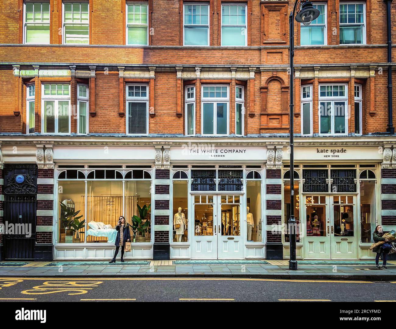 England, Großbritannien, April 2023, Blick auf den White Company Store im Royal Borough of Kensington and Chelsea Stockfoto