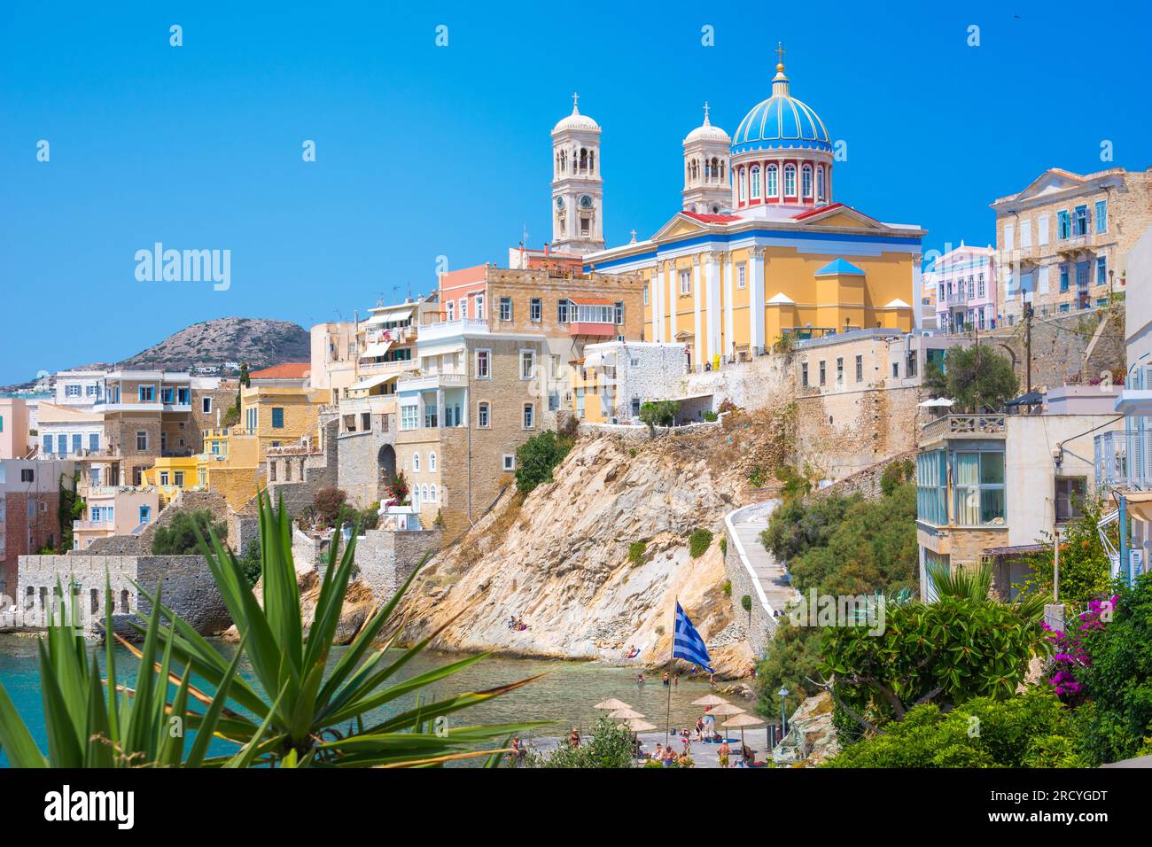 Panoramablick auf Ermoupoli und Ano Syra Städte auf Syros Insel, Kykladen Inseln, Griechenland, Europa. Stockfoto