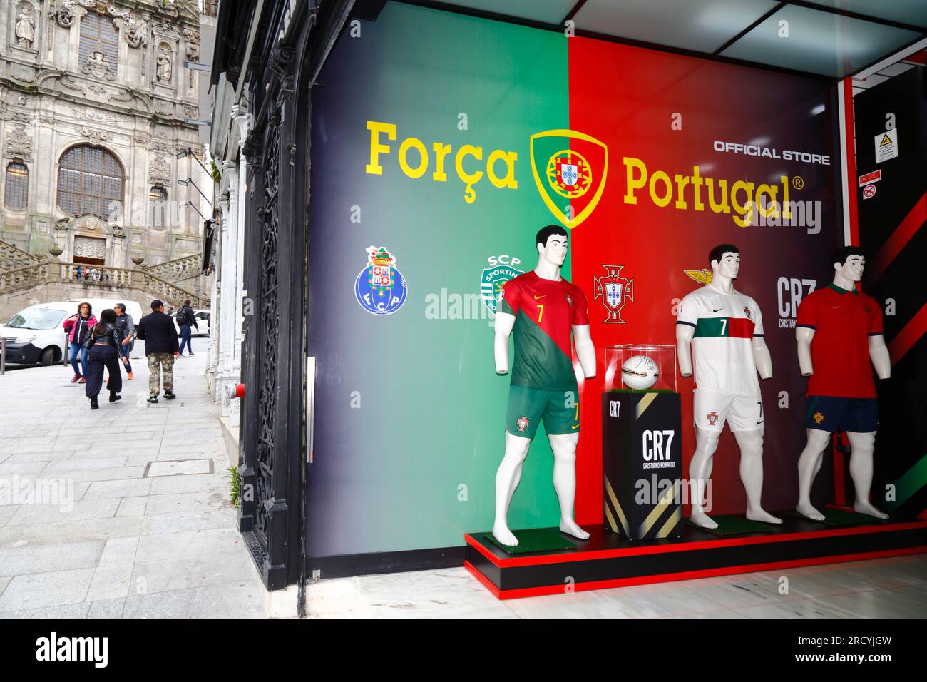 Schaufensterpuppen des berühmten portugiesischen Fußballer Cristiano Ronaldo im Offical Store Forcala Portugal, Porto/Porto, Portugal Stockfoto