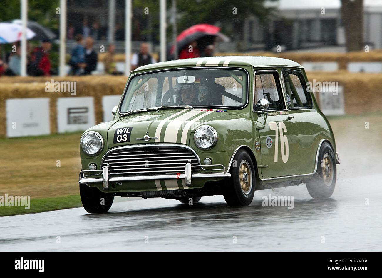 1965 Morris Mini Cooper S Entry Nick Swift, gefahren von Tony Perkin beim Festival of Speed, Goodwood, 14. Juli 2023, (Foto: Michael Cole) Stockfoto