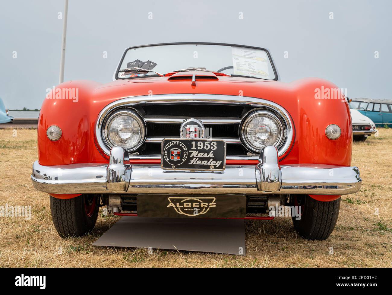 Lelystad, Niederlande, 18.06.2023, Vorderansicht des klassischen Luxus-Sportwagens Nash-Healey Roadster ab 1953 anlässlich des National Oldtimer Day Stockfoto