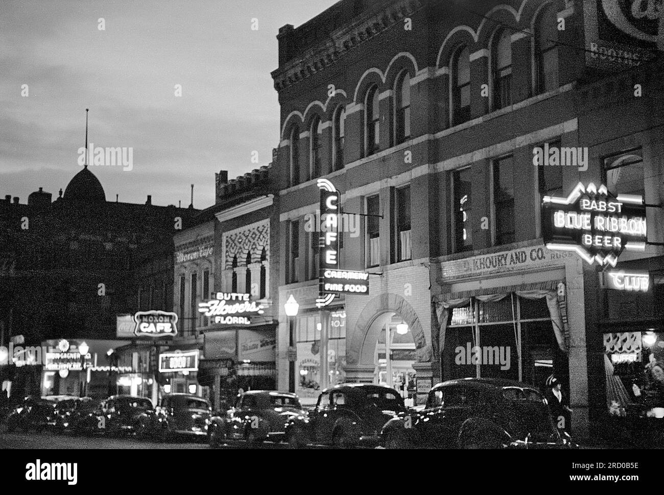 Straßenszene bei Nacht, Butte, Montana, USA, Arthur Rothstein, USA Farm Security Administration, Juli 1939 Stockfoto