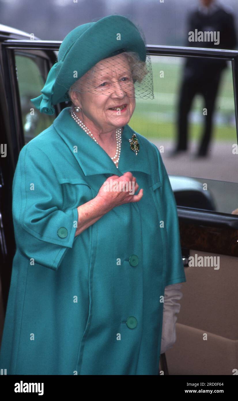 The Queen Mother at Sandown Park 23. September 1997 Foto aus dem Henshaw-Archiv Stockfoto