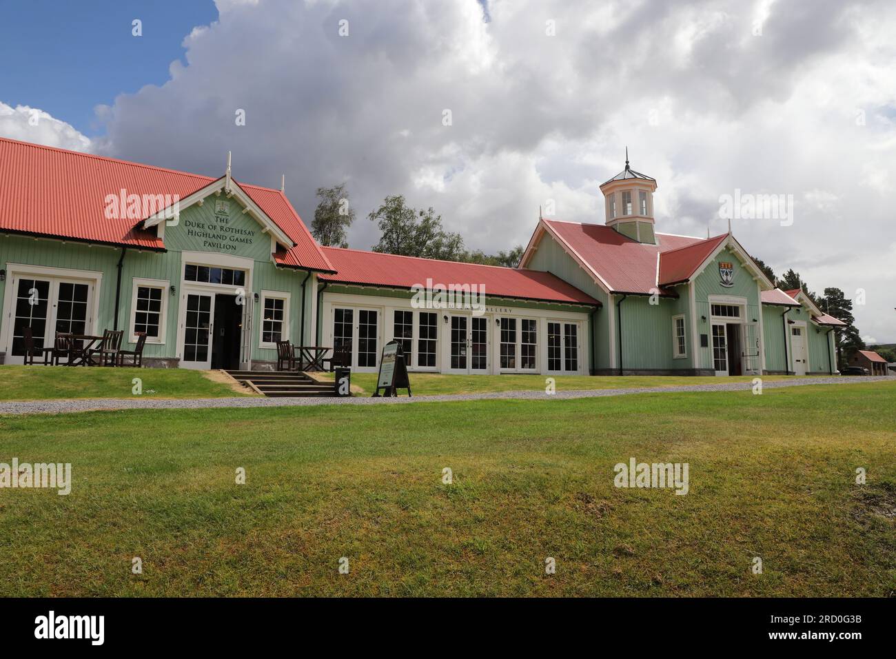 Der Duke of Rothesay Highland Games Pavilion, JS Milne Gallery, die Kauffman Exhibition Hall Braemar Scotland Juli 2023 Stockfoto