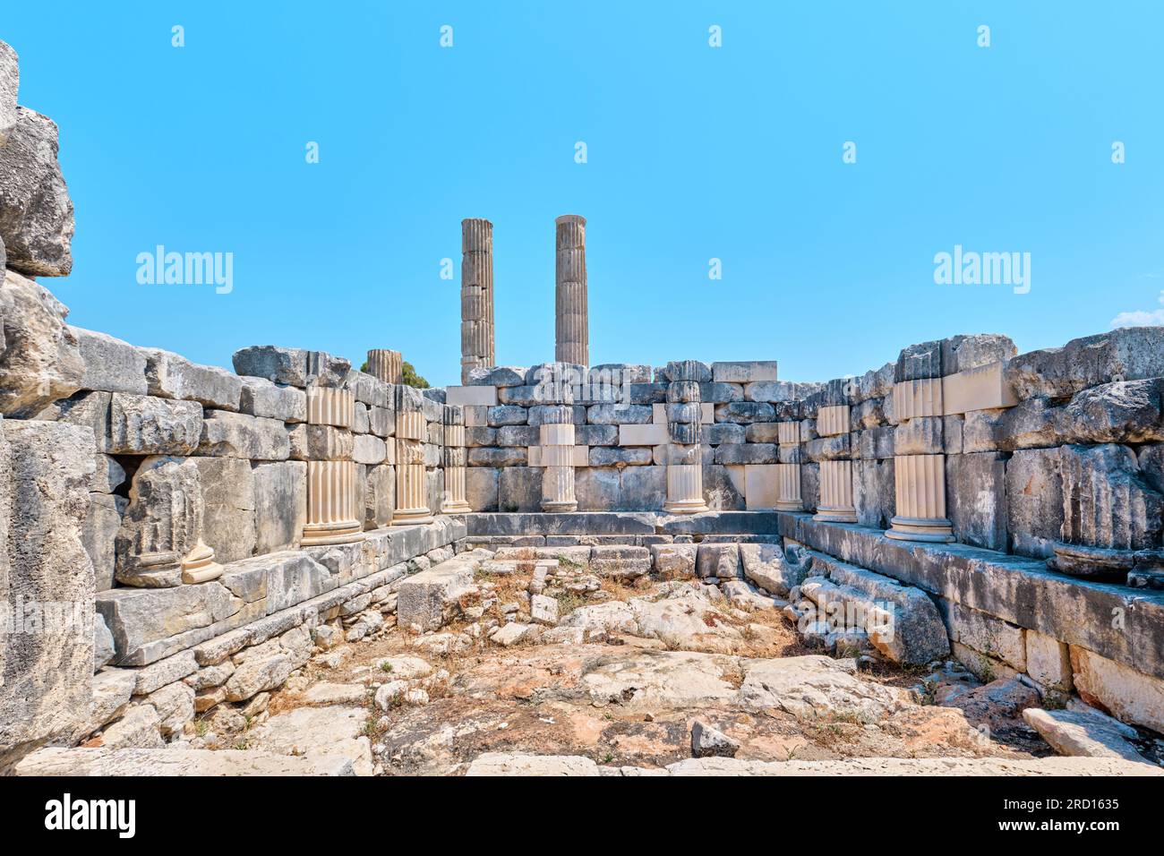 Mugla, Türkei - 14. Juli 2023: Tempel der Göttin Leto in der antiken Stadt Letoon. Die Stadt war das religiöse Zentrum von Xanthos und der Lykischen Liga Stockfoto