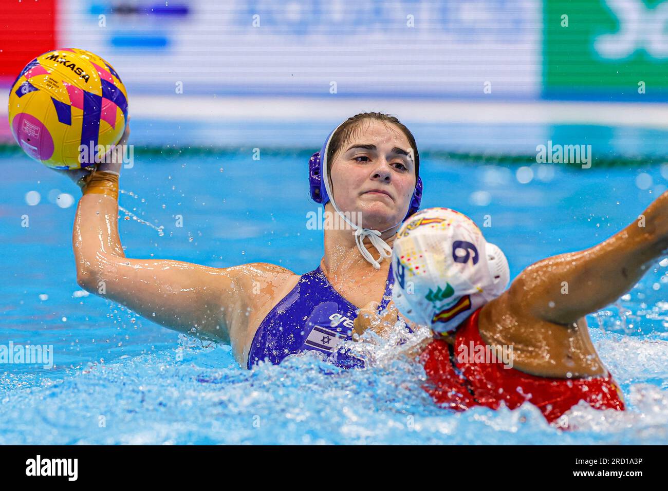 Fukuoka, Japan. 18. Juli 2023. FUKUOKA, JAPAN - JULI 18: Maria Mia Bogachenko aus Israel, Judith Forca Ariza aus Spanien während der Wasserweltmeisterschaft 2023 Frauen-Wasserpolo-Spiel zwischen Spanien und Israel am 18. Juli 2023 in Fukuoka, Japan (Foto von Albert Ten Hove/Orange Pictures). Kredit: Orange Pics BV/Alamy Live News Stockfoto