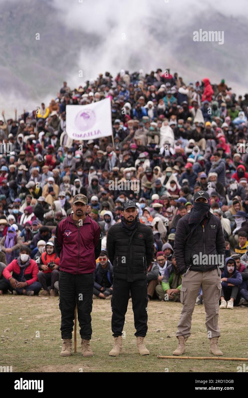 Menschenmassen beim Shandur Polo Festival Stockfoto