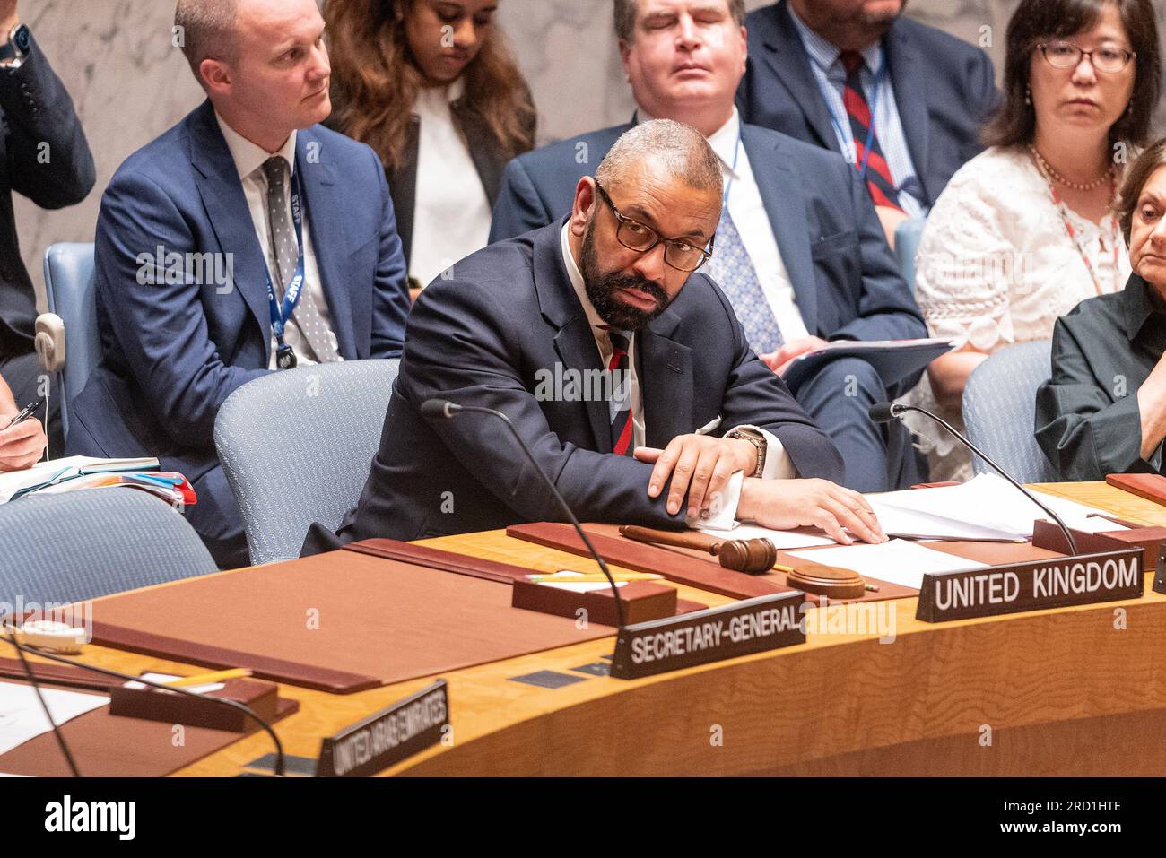 New York, Usa. 17. Juli 2023. James James, Minister für auswärtige Angelegenheiten, Commonwealth-Angelegenheiten und Entwicklungsangelegenheiten des Vereinigten Königreichs, führt den klugen Vorsitz, da das Vereinigte Königreich für den Monat Juli Präsident des Sicherheitsrats ist, der am Hauptsitz der Vereinten Nationen in New York zusammentritt, um den Frieden und die Sicherheit der Ukraine zu wahren (Foto von Lev Radin/Pacific Press) Kredit: Pacific Press Media Production Corp./Alamy Live News Stockfoto
