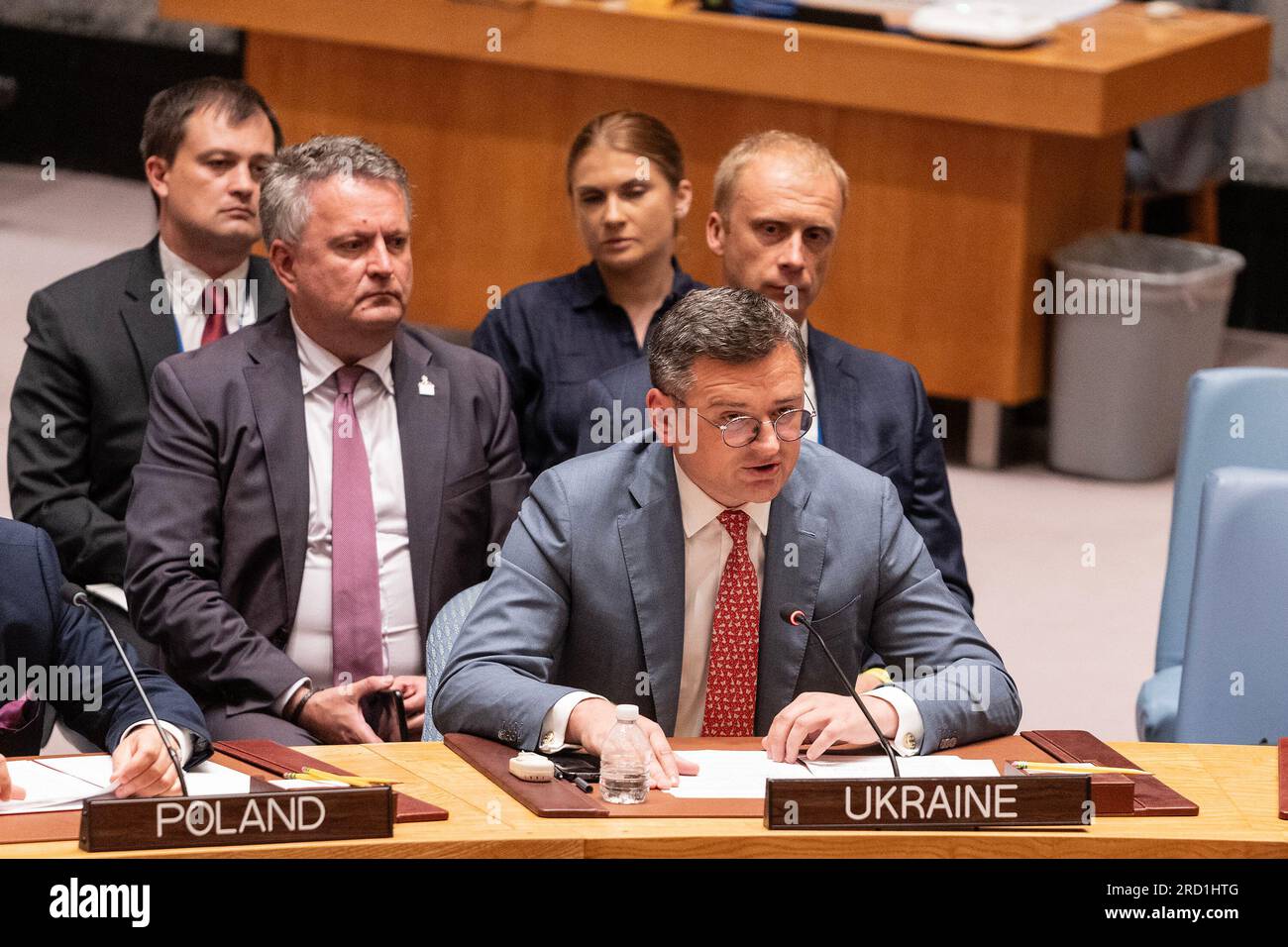 New York, Usa. 17. Juli 2023. Ukrainischer Außenminister Dmytro Kuleba spricht auf der Sitzung des Sicherheitsrats über die Wahrung des Friedens und der Sicherheit in der Ukraine am Hauptsitz der Vereinten Nationen in New York (Foto von Lev Radin/Pacific Press) Kredit: Pacific Press Media Production Corp./Alamy Live News Stockfoto