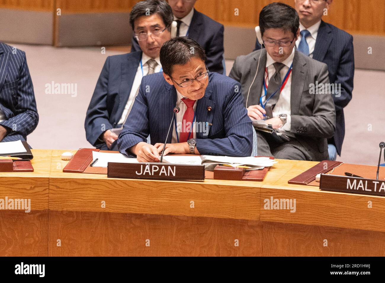 New York, Usa. 17. Juli 2023. Der japanische Außenminister Shunsuke Takei spricht auf der Sitzung des Sicherheitsrats über die Wahrung des Friedens und der Sicherheit in der Ukraine am Hauptsitz der Vereinten Nationen in New York (Foto von Lev Radin/Pacific Press). Kredit: Pacific Press Media Production Corp./Alamy Live News Stockfoto