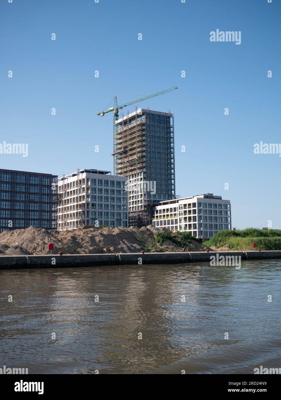 Antwerpen, Belgien, 08. Juli 2023, Bau neuer Gebäude, Skyline von Antwerpen, Wolkenkratzer am rechten Ufer Stockfoto