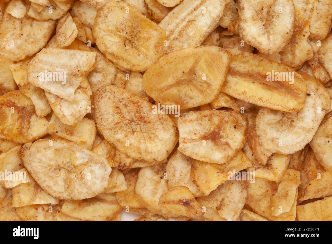 Nahaufnahme von knusprigen, salzigen Bananenchips Volltapete, gebratene Bananen indische scharfe Snacks (Namkeen), Stockfoto
