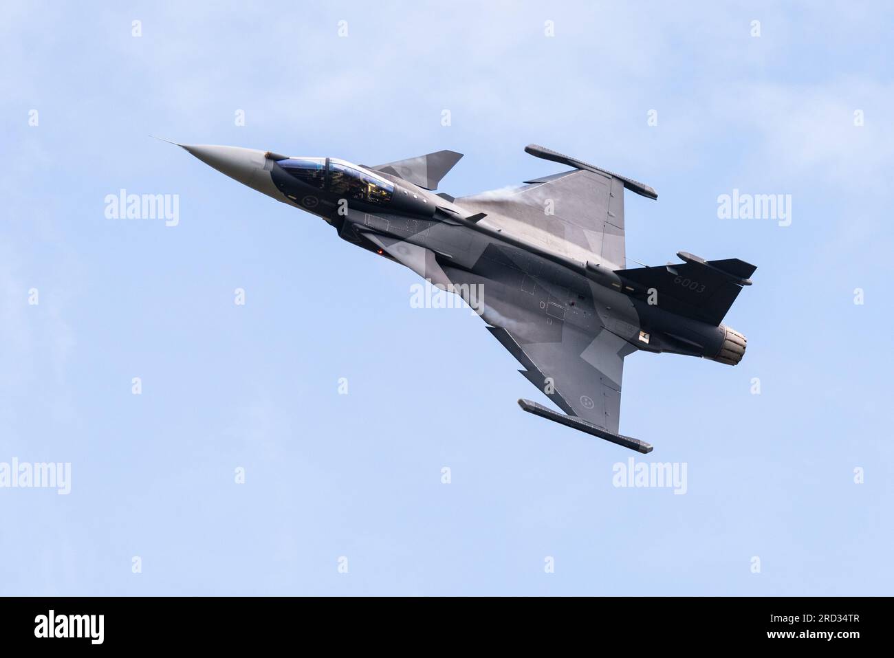 Die schwedische Luftwaffe Saab JAS 39E Gripen Jet Fighter Flugzeug fliegt auf Royal International Air Tattoo, RIAT, Airshow, RAF Fairford, Gloucestershire, UK. Stockfoto