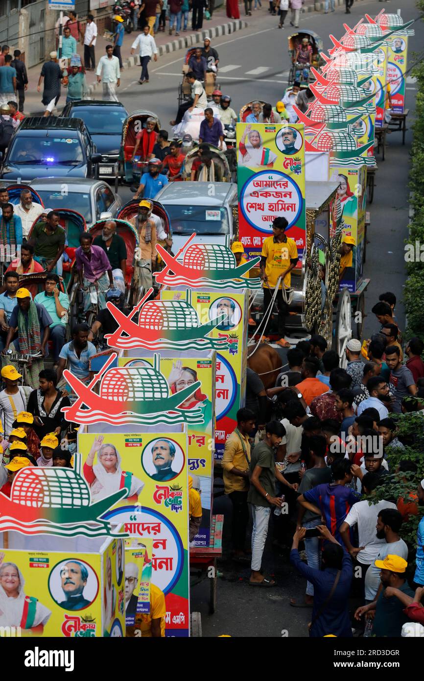 Dhaka, Bangladesch - 18. Juli 2023: Die regierende Partei der Awami-Liga veranstaltete eine Friedenskundgebung und Prozession vor der Engineers Institution in Ramna in Dhaka Stockfoto