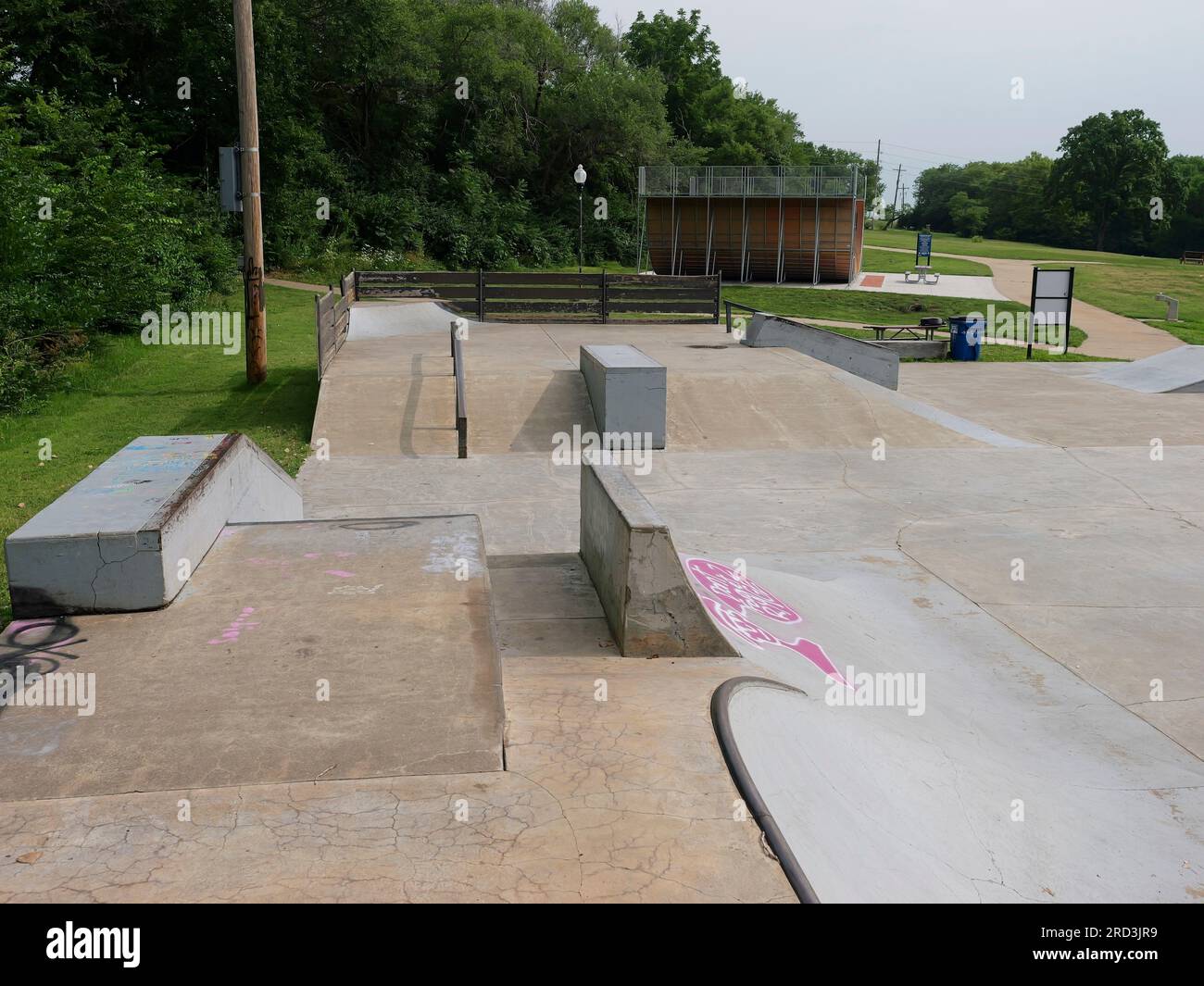 Lawrence, Kansas - 17. Juli 2023: Centennial Skate Park auf der ROCKLEDGE Road in Lawrence, KS Stockfoto
