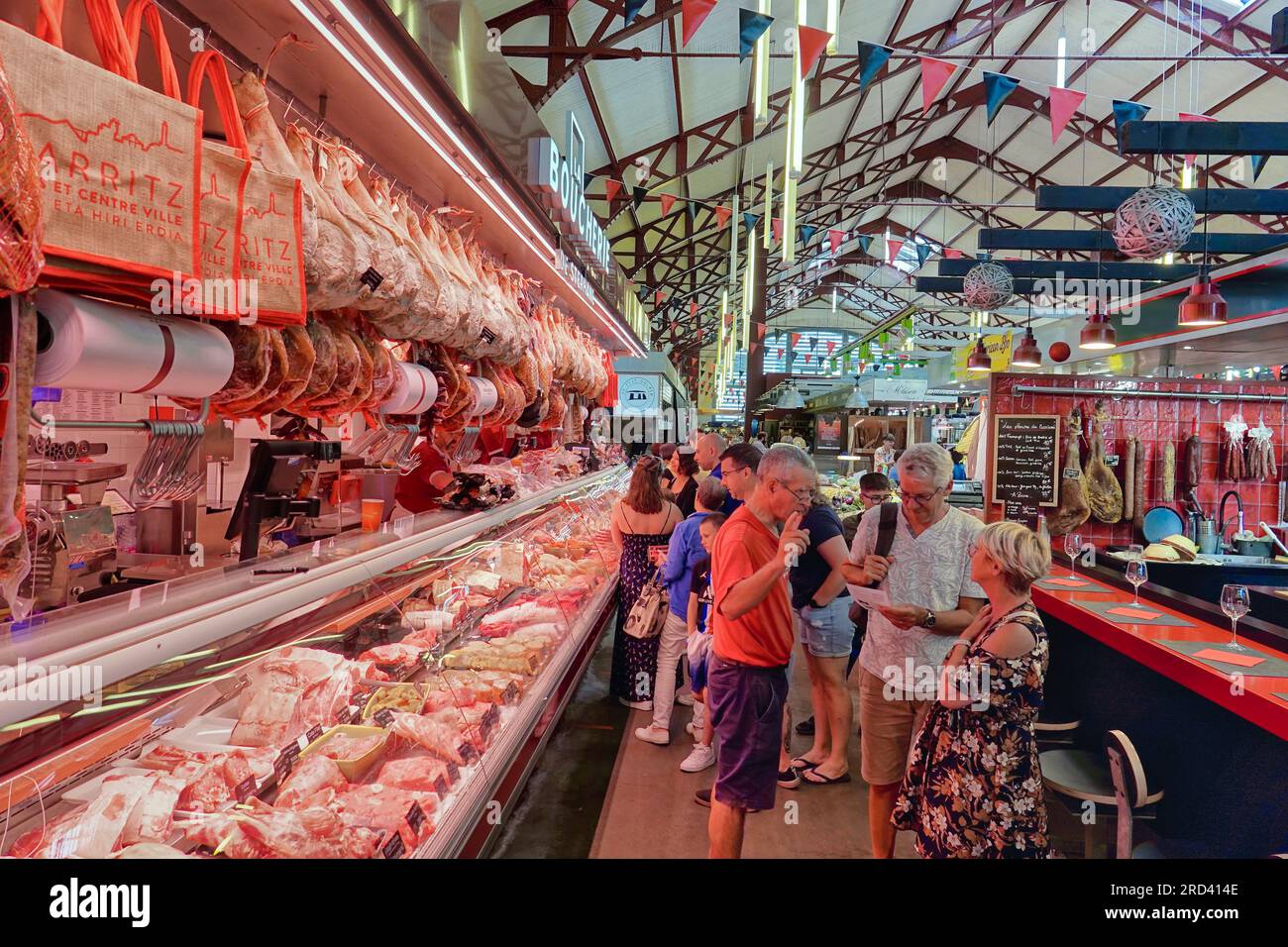 Biarritz, Frankreich, Juli 2023 im Les Halles Markt am