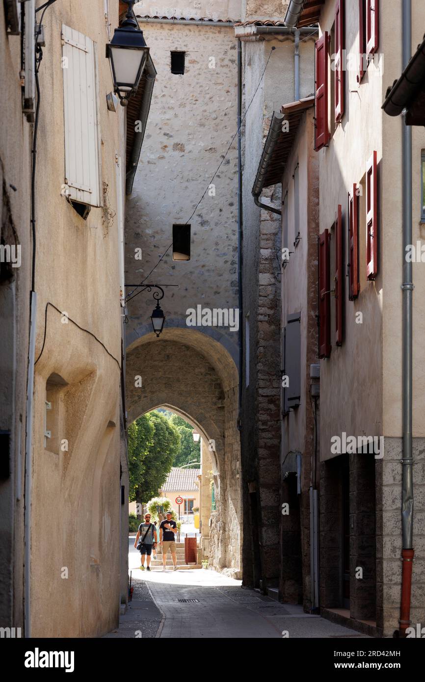 Die engen Gassen von Castellane, Route Napoleon, Gorges du Verdon, Alpes-de-Haute-Provence, Provence-Alpes-Cote d’Azur, Frankreich, Stockfoto