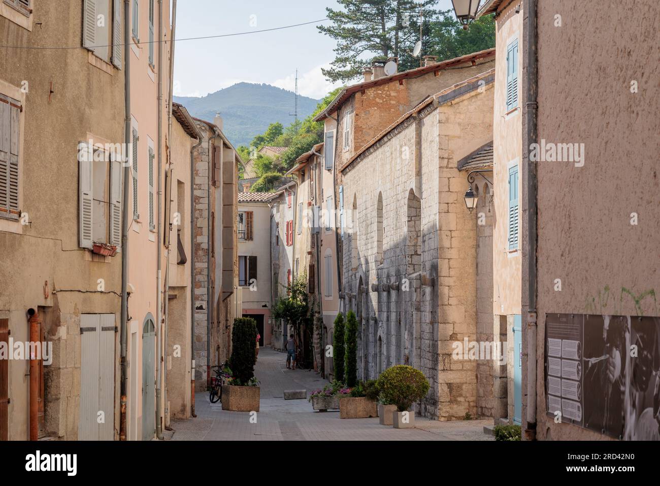 Straßenszene in Castellane, Route Napoleon, Gorges du Verdon, Alpes-de-Haute-Provence, Provence-Alpes-Cote d’Azur, Frankreich, Stockfoto