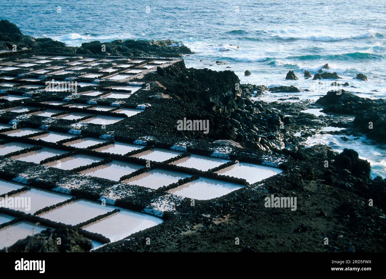 Salt Works, El Faro, La Palma, Kanarische Inseln, Spanien, Salzextraktion, Salzproduktion, Salz, Salzbecken Stockfoto