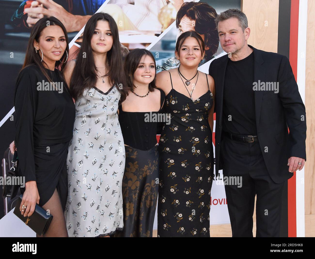 27. März 2023, Los Angeles, Kalifornien, USA: Matt Damon, Isabella Damon, Gia Zavala Damon, Stella Damon und Luciana Barroso kommen zur â€˜Airâ Hollywood Premiere in Westwood, Kalifornien. (Kreditbild: © Lisa O'Connor/ZUMA Press Wire) NUR REDAKTIONELLE VERWENDUNG! Nicht für den kommerziellen GEBRAUCH! Stockfoto