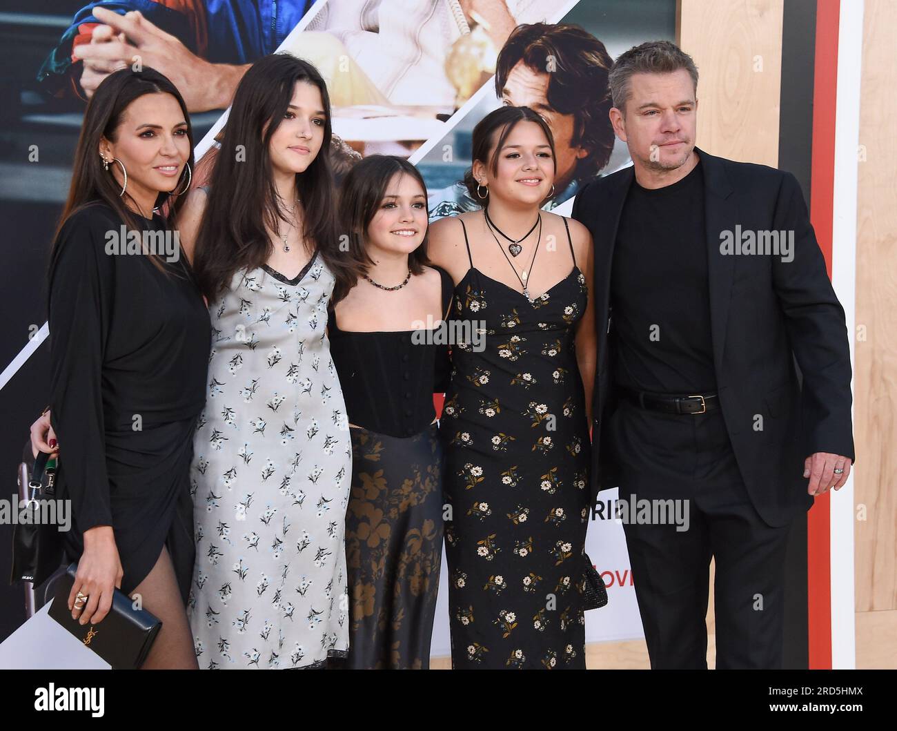 27. März 2023, Los Angeles, Kalifornien, USA: Matt Damon, Isabella Damon, Gia Zavala Damon, Stella Damon und Luciana Barroso kommen zur â€˜Airâ Hollywood Premiere in Westwood, Kalifornien. (Kreditbild: © Lisa O'Connor/ZUMA Press Wire) NUR REDAKTIONELLE VERWENDUNG! Nicht für den kommerziellen GEBRAUCH! Stockfoto