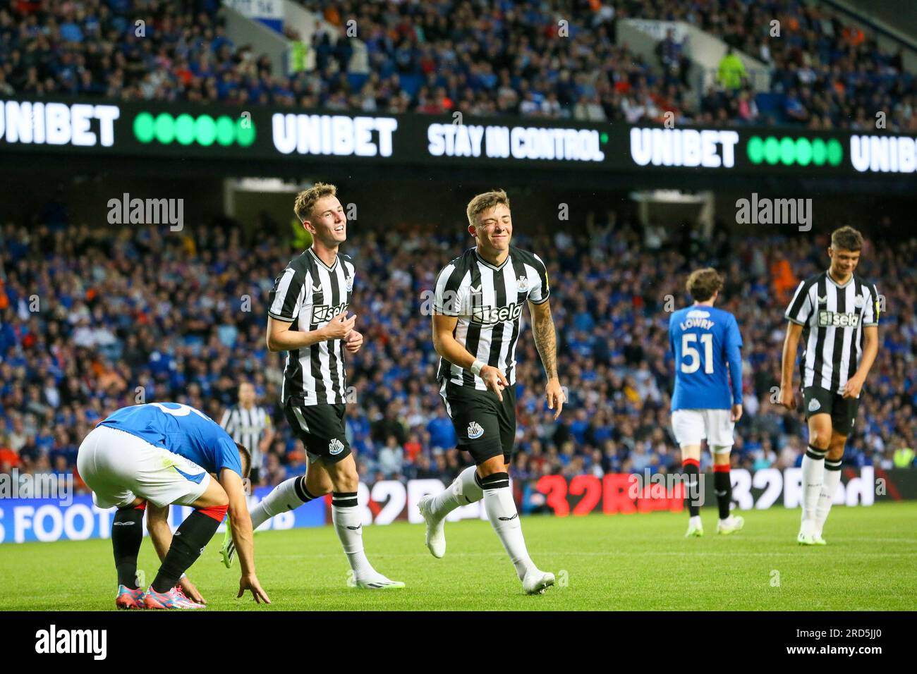 Glasgow, Großbritannien. 18. Mai 2023. Im Ibrox Park, Glasgow, UK, dem Heimstadion des Rangers FC, fand für Allan McGregor, (Spitzname Greegsy), den pensionierenden Rangers Torwart, ein Testimonial Match zwischen Rangers und Newcastle United statt. Allan McGregor feierte im Februar 2002 sein erstes Team-Debüt und hat 500 Spiele für Rangers gespielt. Er war Teil des 6. Ligatitels, der 5. LigaCup-Siegerteams und spielte auch eine Schlüsselrolle bei den Rangers, die 2008 und 2022 den UEFA Cup und das Europa League Finale erreichten. Kredit: Findlay/Alamy Live News Stockfoto