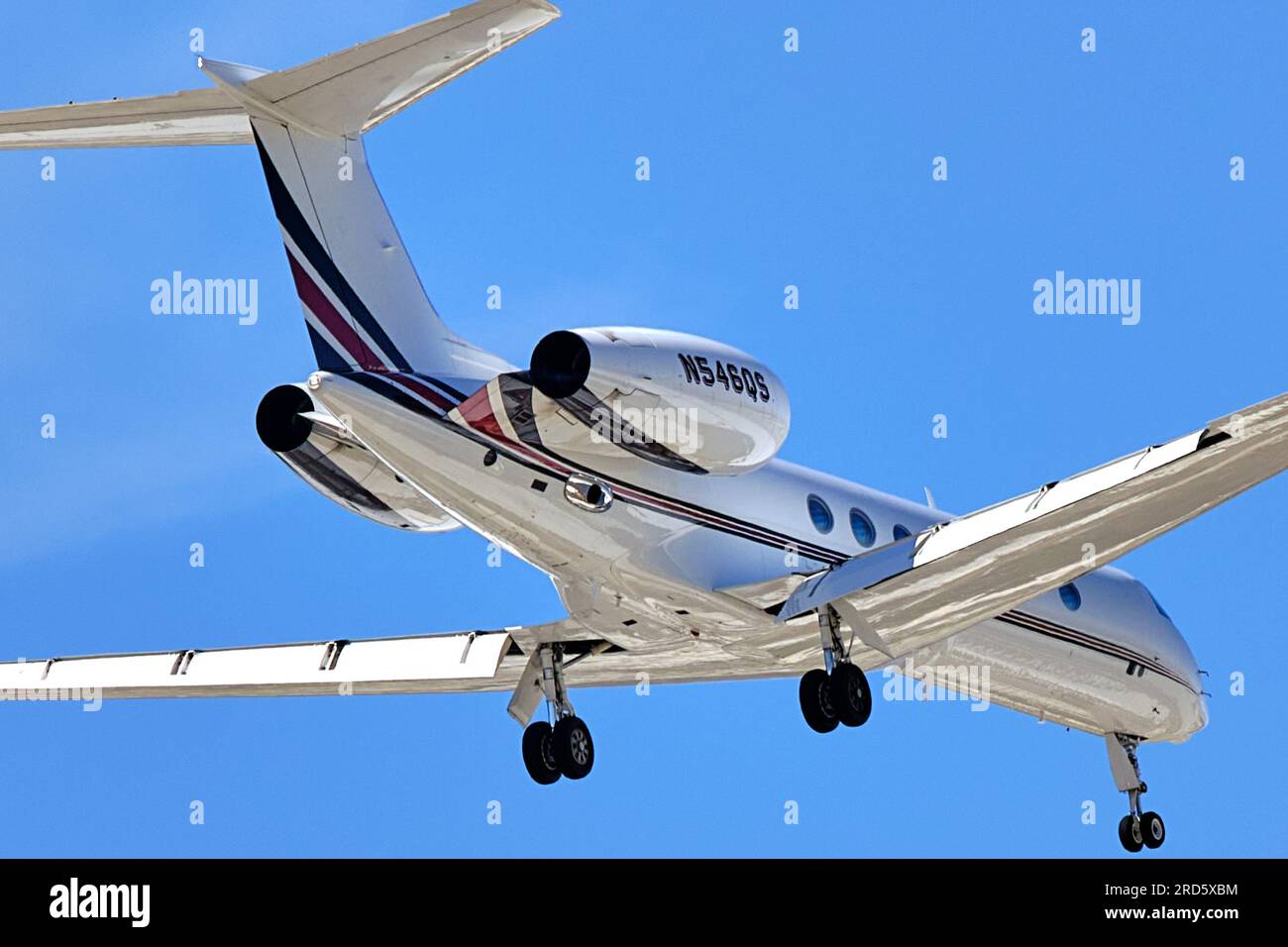 Palm Springs, Kalifornien, USA. 2. März 2017. Ein Gulfstream GV-SP G550-Jet trifft in Palm Springs ein. (Kreditbild: © Ian L. SITREN/ZUMA Press Wire) NUR REDAKTIONELLE VERWENDUNG! Nicht für den kommerziellen GEBRAUCH! Stockfoto