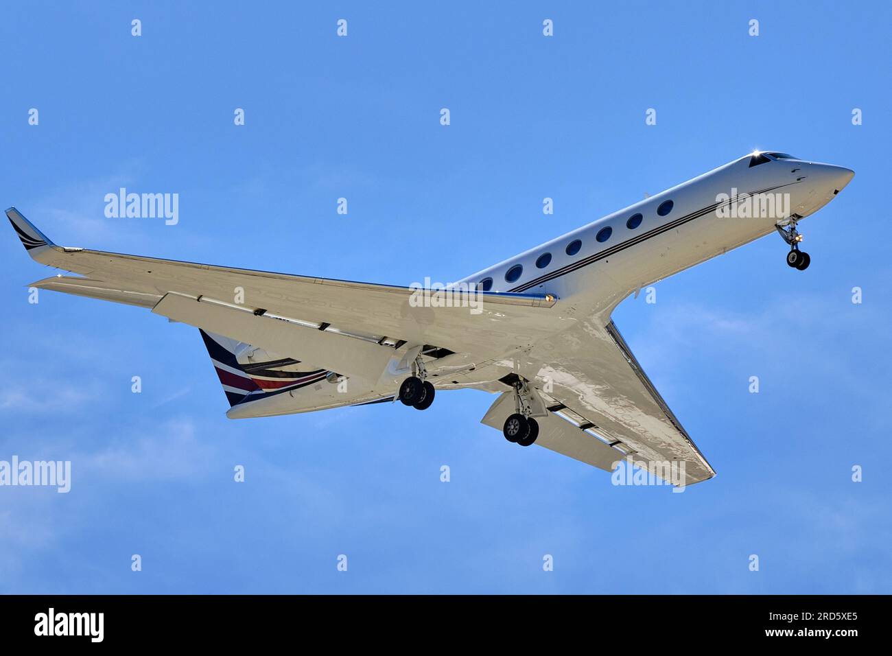 Palm Springs, Kalifornien, USA. 2. März 2017. Ein Gulfstream GV-SP G550-Jet trifft in Palm Springs ein. (Kreditbild: © Ian L. SITREN/ZUMA Press Wire) NUR REDAKTIONELLE VERWENDUNG! Nicht für den kommerziellen GEBRAUCH! Stockfoto