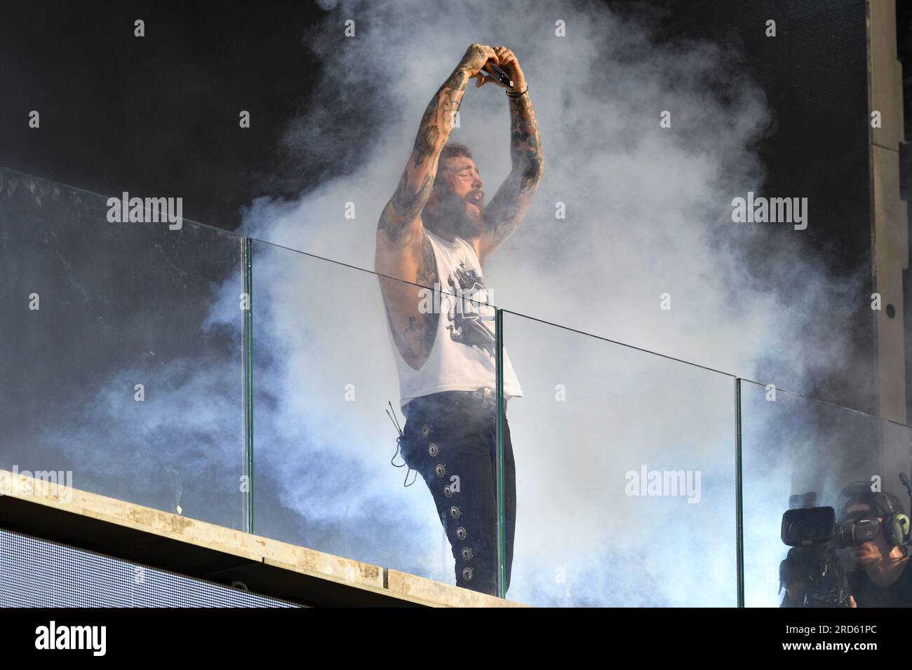 Post Malone führt am 18. Juli 2023 in New York City ein kostenloses Konzert auf einer Freiluftbühne im TSX Broadway am Times Square auf. Stockfoto