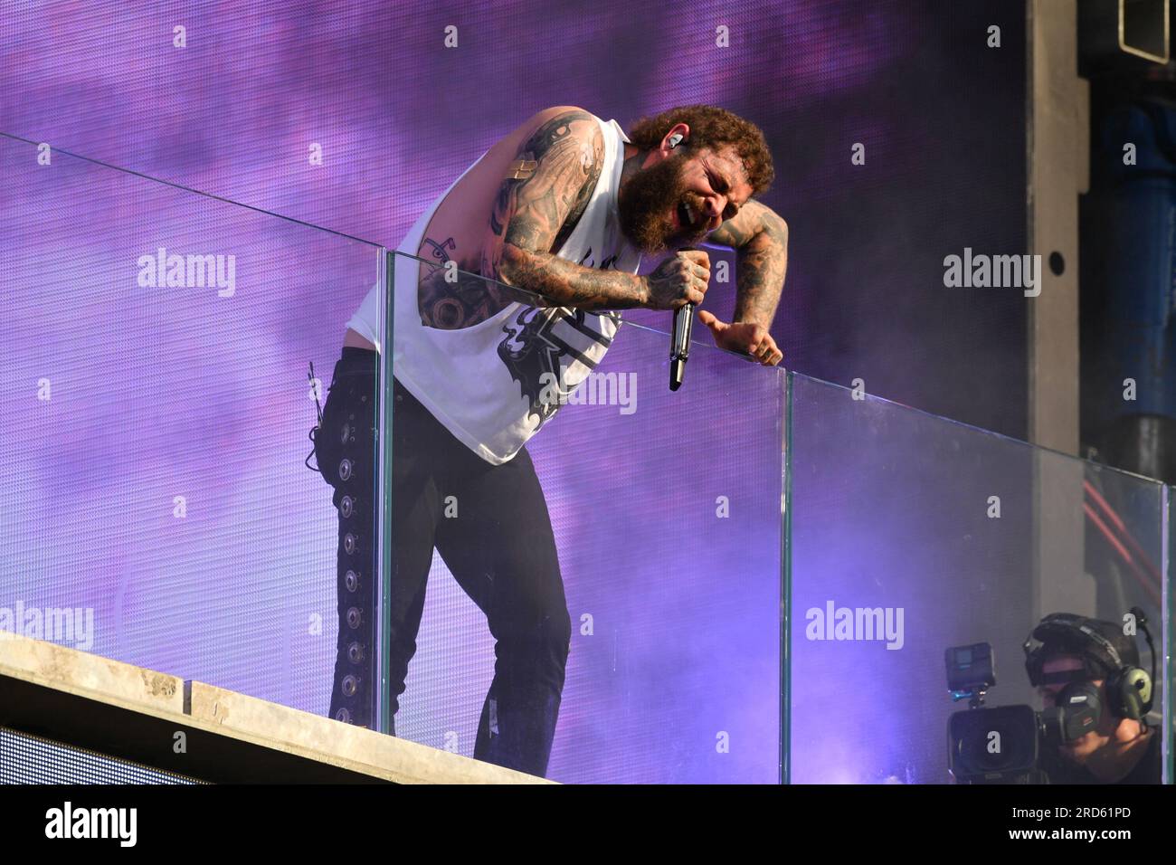 Post Malone führt am 18. Juli 2023 in New York City ein kostenloses Konzert auf einer Freiluftbühne im TSX Broadway am Times Square auf. Stockfoto