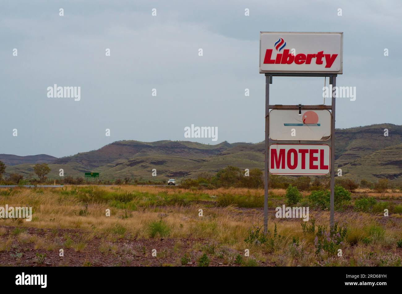 Auski Motel und Roadhouse Schild in der Nähe von Port Hedland, West Australia Stockfoto