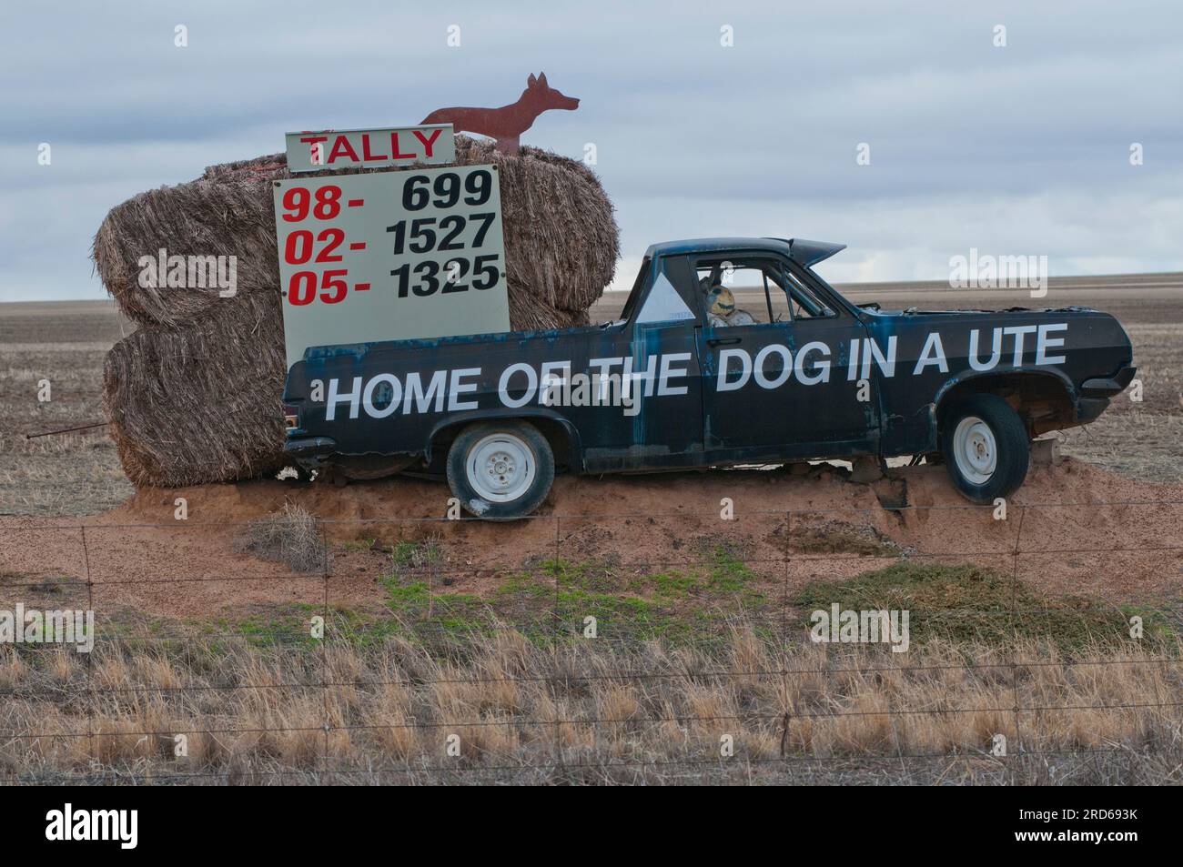 Corrigin, Westaustralien, Veranstaltungsort des Rekordkampfs „Dog in a Ute“, bei dem die Zahl der Lkw-Fahrer mit einem Hund im Rücken zusammenkommt. Der Rekord: 1527 wurde 2002 aufgestellt. Stockfoto