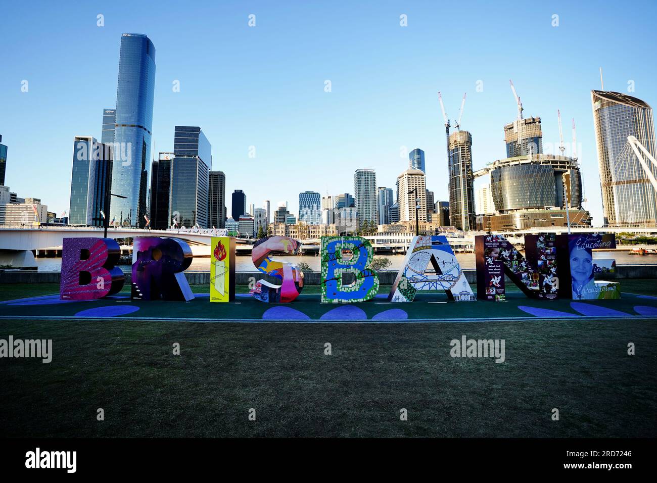 Ein allgemeiner Blick auf die Skyline der Stadt in Brisbane, Australien, vor der FIFA Women's World Cup 2023, die am 20. Juli gemeinsam von Australien und Neuseeland ausgerichtet wird. Bilddatum: Mittwoch, 19. Juli 2023. Sieh dir PA Story FUSSBALL-Weltmeisterschaft Frauen an. Das Foto sollte lauten: Zac Goodwin/PA Wire. EINSCHRÄNKUNGEN: Verwendung unterliegt Einschränkungen. Nur redaktionelle Verwendung, keine kommerzielle Verwendung ohne vorherige Zustimmung des Rechteinhabers. Stockfoto