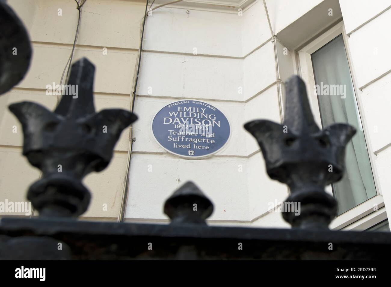 englische Gedenktafel, die eine Heimat der Lehrerin und Suffragette emily wilding davison, West kensington, london, england, markiert Stockfoto