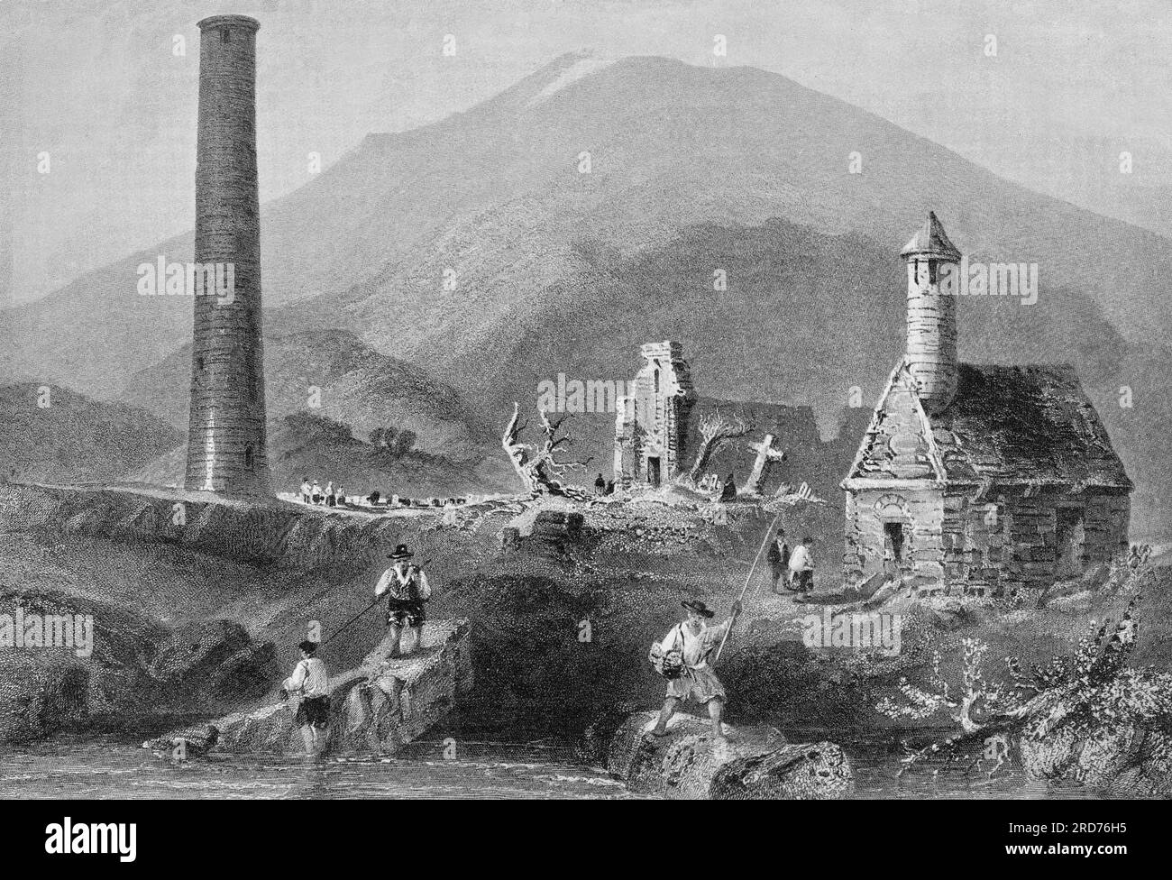 Eine Illustration aus dem ersten halben 18. Jahrhundert des Rundturms und St. Kevin's Kitchen in Glendalough, County Wicklow, Irland. Die frühe mittelalterliche Klostersiedlung wurde im 6. Jahrhundert von St. Kevin gegründet, einem Nachkomme einer der herrschenden Familien in Leinster, deren Ruhm als heiliger Mann sich verbreitete und zahlreiche Anhänger anlockte. Die Zerstörung der Siedlung durch die englischen Streitkräfte im Jahr 1398 machte sie zu einer Ruine, aber sie wurde als Kirche von lokaler Bedeutung und als Wallfahrtsort fortgesetzt. Stockfoto