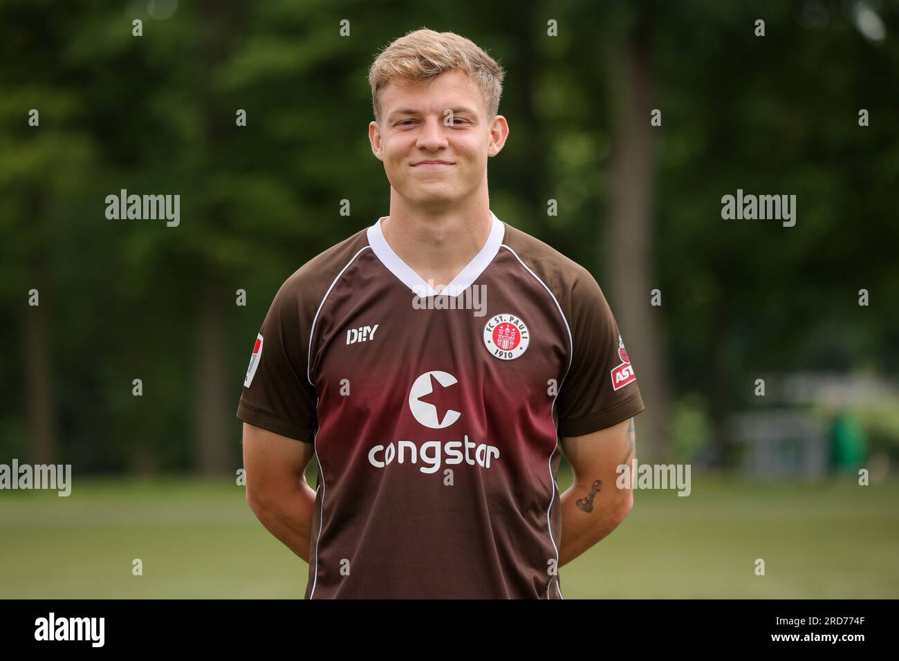 Hamburg, Deutschland. 18. Juli 2023. Fußball: 2. Bundesliga, Fotosession FC St. Pauli, Trainingszentrum Kollaustraße, Teamfoto. David Nemeth. Kredit: Christian Charisius/dpa/Alamy Live News Stockfoto