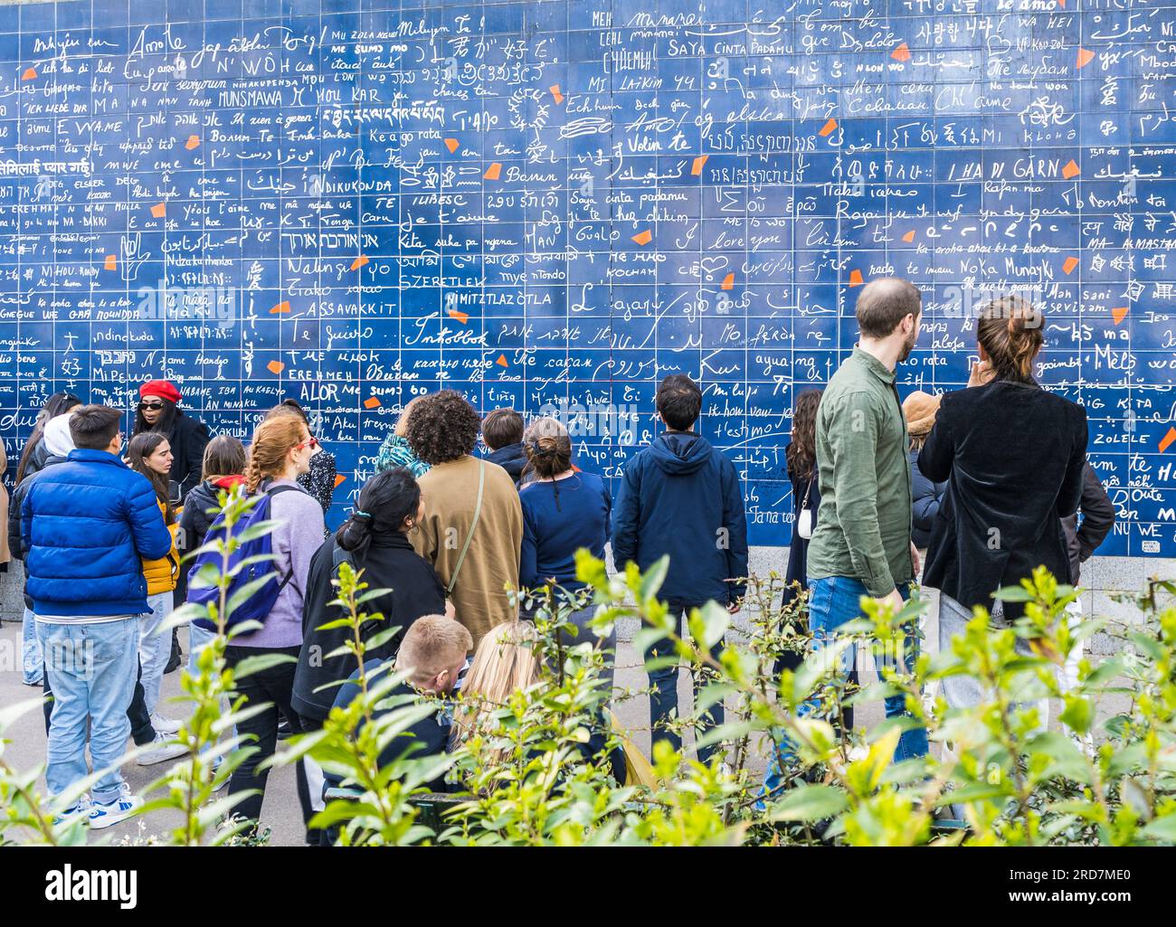 Paris, Frankreich - 12. März 2023: Die Mauer „I Love You“ ist eine Mauer zum Thema Liebe am Jehan Rictus Garden Square in Montmartre, Paris, Frankreich. Stockfoto